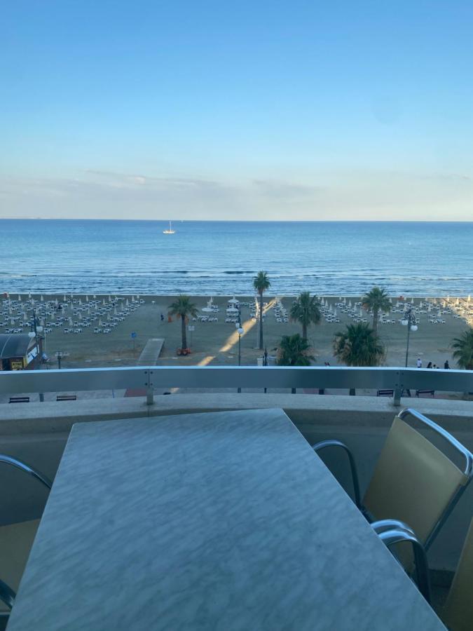 Alex Beach Apartment 31 ラルナカ エクステリア 写真
