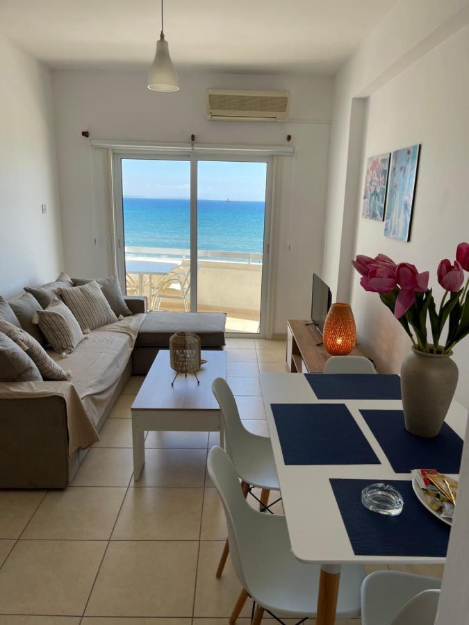 Alex Beach Apartment 31 ラルナカ エクステリア 写真