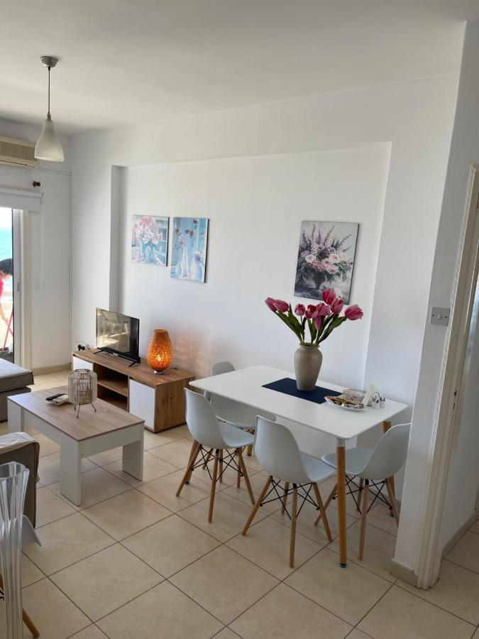 Alex Beach Apartment 31 ラルナカ エクステリア 写真