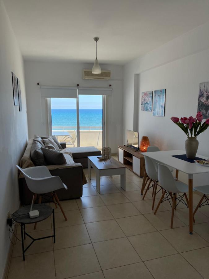 Alex Beach Apartment 31 ラルナカ エクステリア 写真