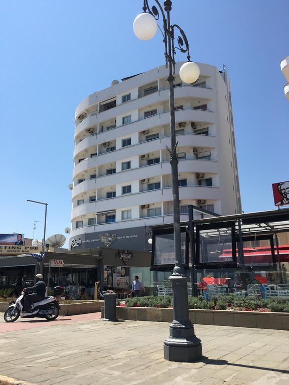 Alex Beach Apartment 31 ラルナカ エクステリア 写真